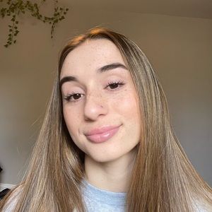 meet your posher, Grace 🧿